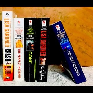 5 of Lisa Gardner's best selling books